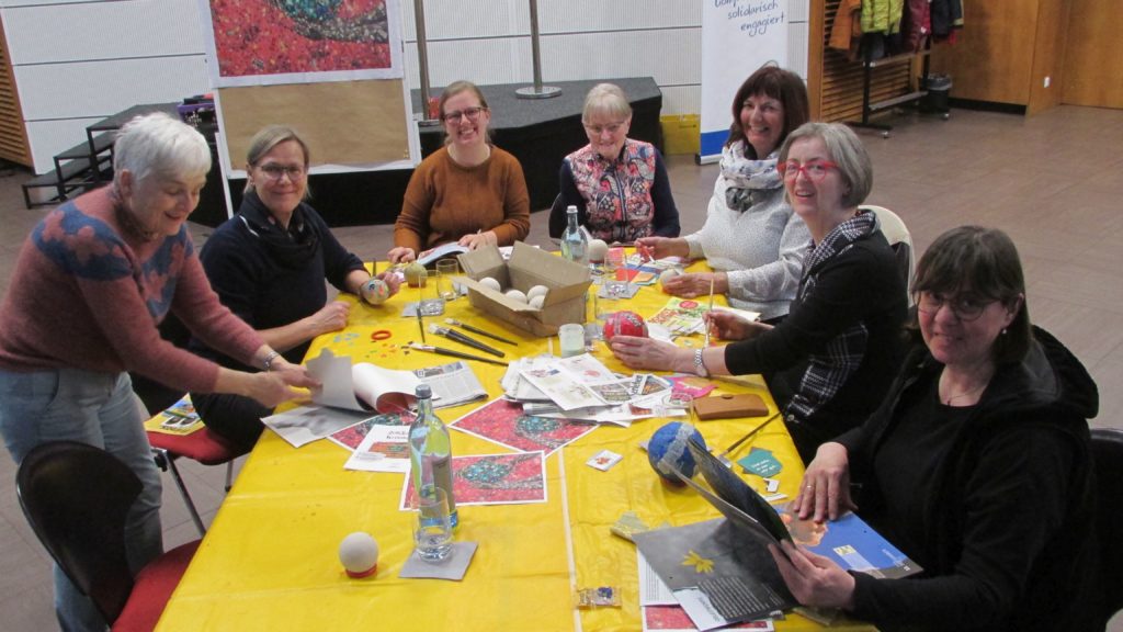 04_230228_art_and_spirit_workshop_kreativeinheit_KDFB_tisch_06