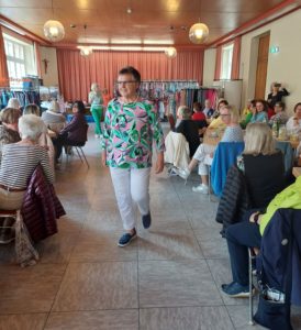 Model Elisabeth Becht beim Modewalk