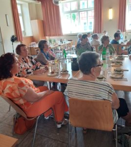 Nach Kaffee und Kuchen