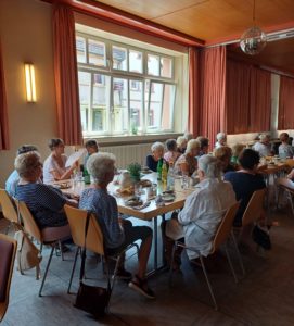 Einstudierte Tänze beim Silberperlentreff