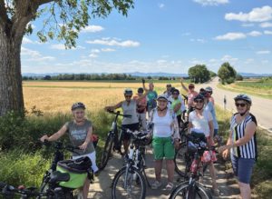 Die Frauen mit Ihren Fahrrädern