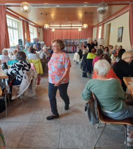 Model Rosi Lindner beim Modewalk